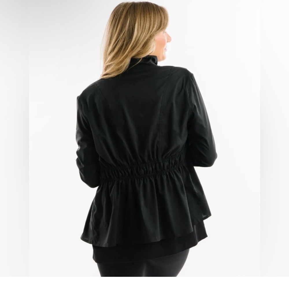 Zyia Mont Blanc Black Jacket, size small